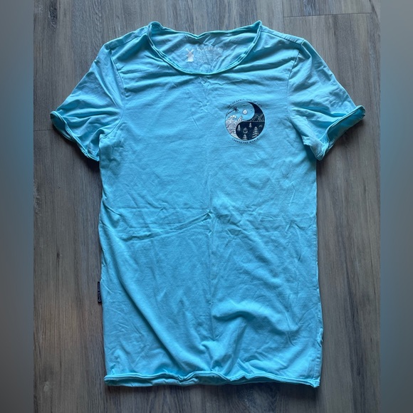 Dutch Bros Shirt - Picture 1 of 3